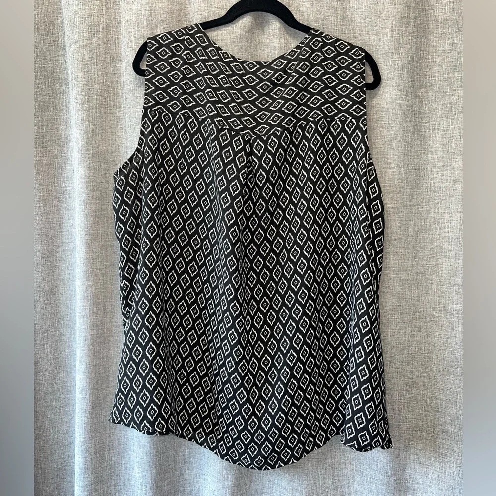 Women's Like New Terra & Sky Sleeveless Blouse 2X/22W-24W